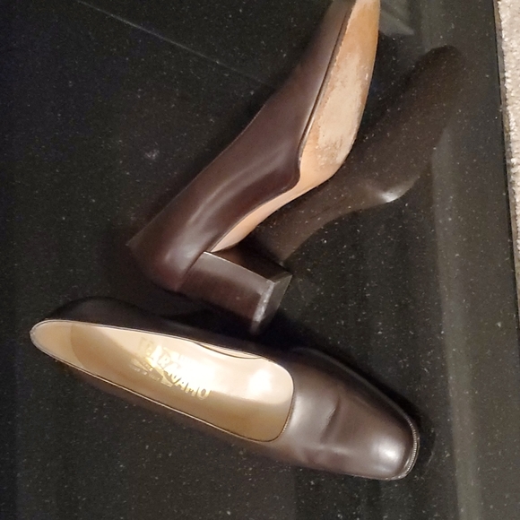Salvatore Ferragamo brown shoes - Picture 2 of 5